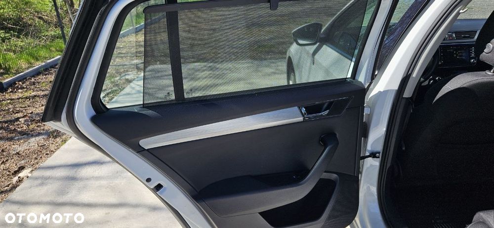 Skoda Superb 2.0 TDI SCR Ambition DSG - 34