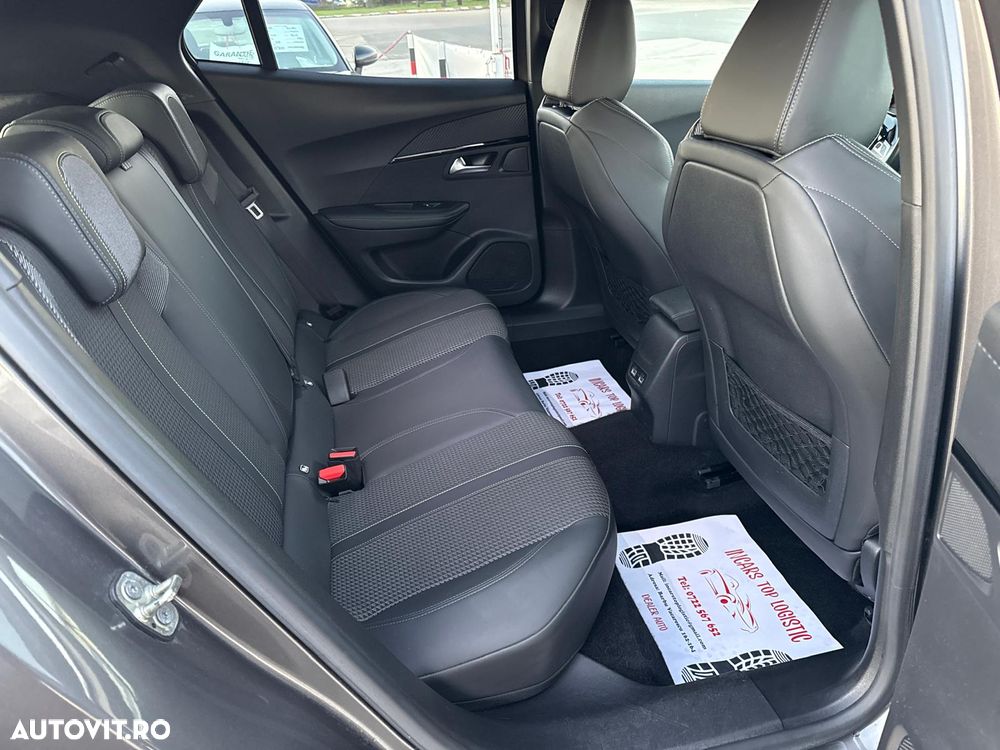 Peugeot 2008 PureTech 130 EAT8 GT Pack - 24