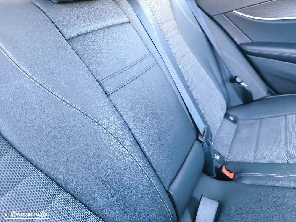 Mercedes-Benz E 300 de 4Matic 9G-TRONIC Avantgarde - 12