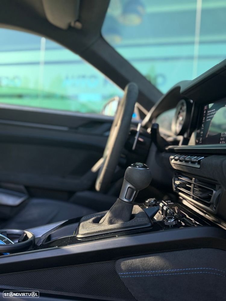 Porsche 911 Série F - 40