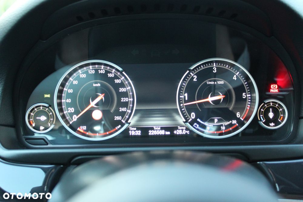 BMW Seria 5 530d xDrive - 22