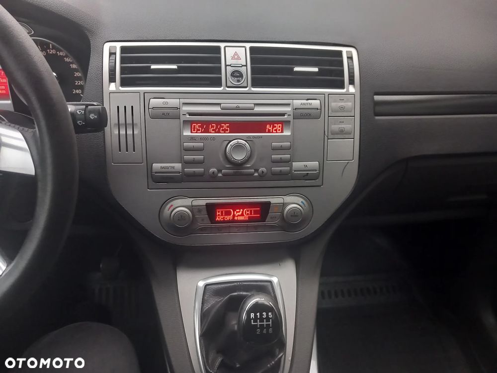 Ford Kuga 2.0 TDCi 2x4 Titanium - 7