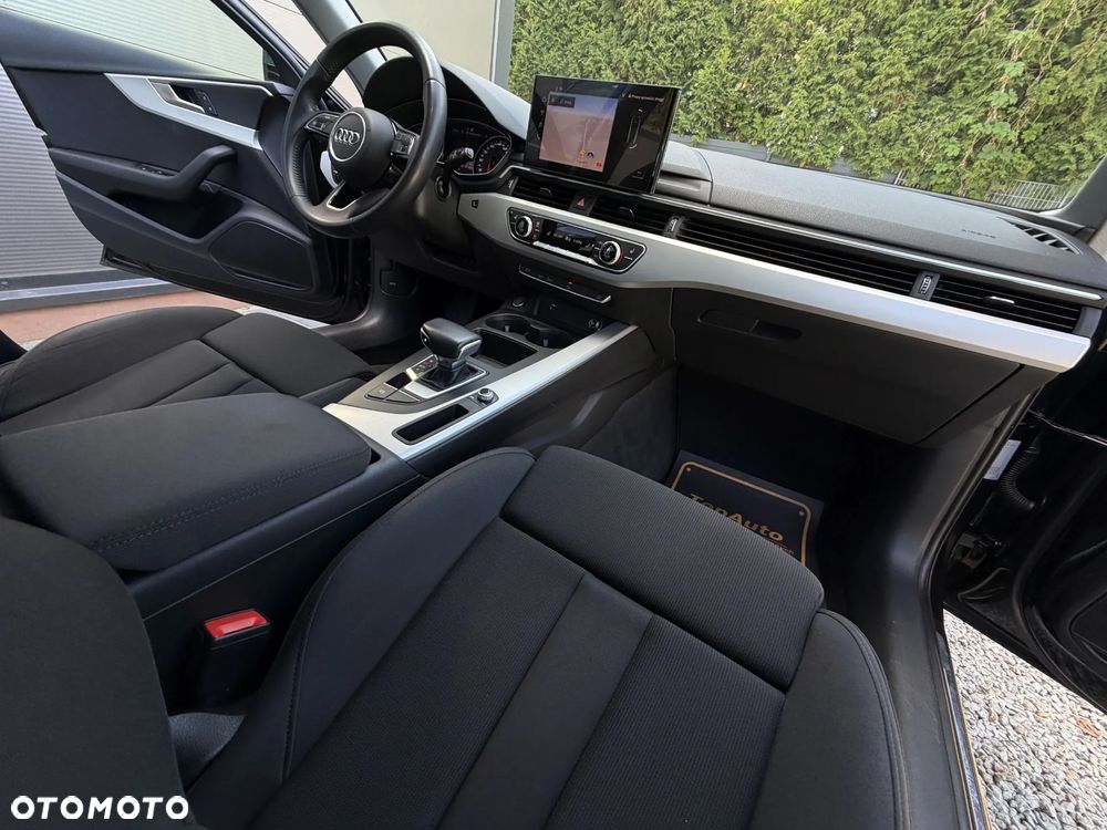 Audi A4 Avant 40 TFSI S tronic - 16