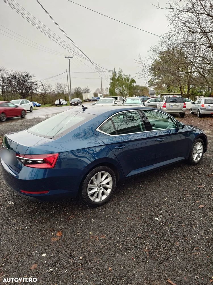 Skoda Superb 2.0 TDI DSG Ambition - 3