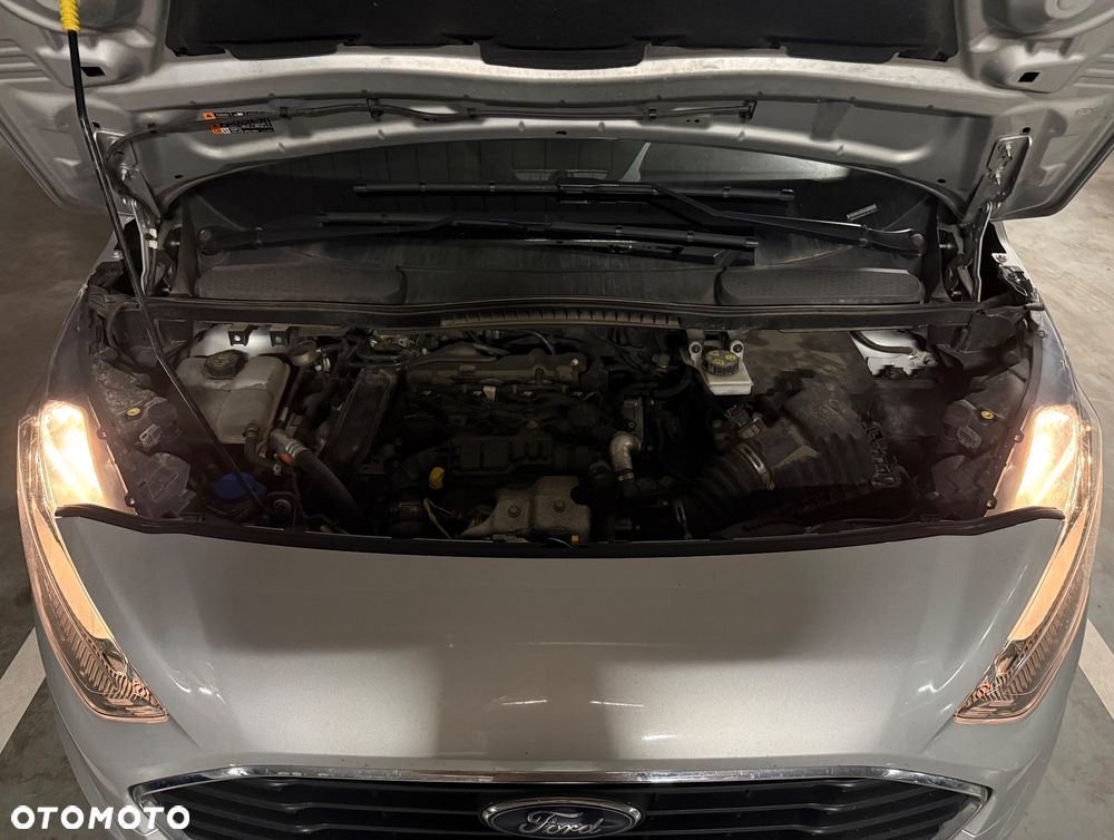 Ford Tourneo Connect Grand - 21