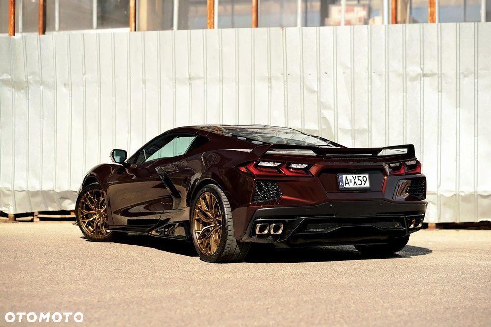 Chevrolet Corvette - 25