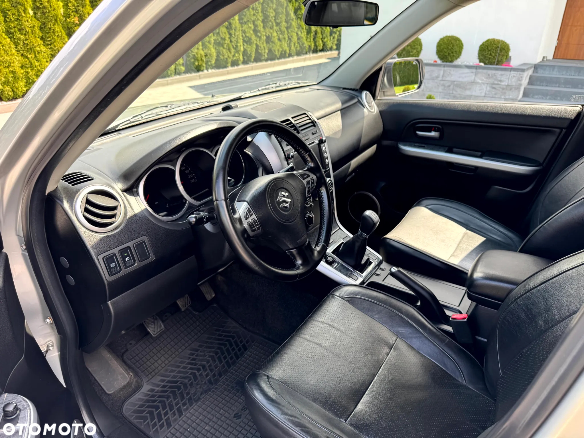 Suzuki Grand Vitara 2.4 De Luxe - 12