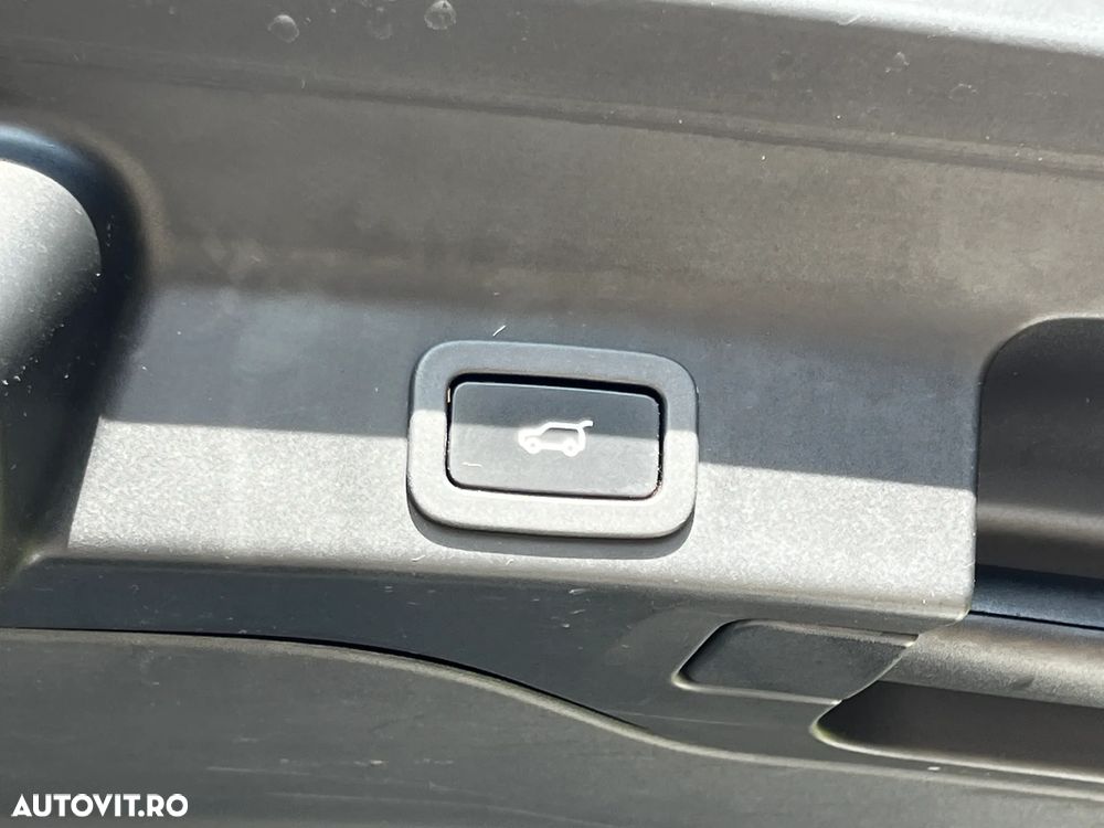 Jaguar F-Pace 3.0 AWD First Edition - 38