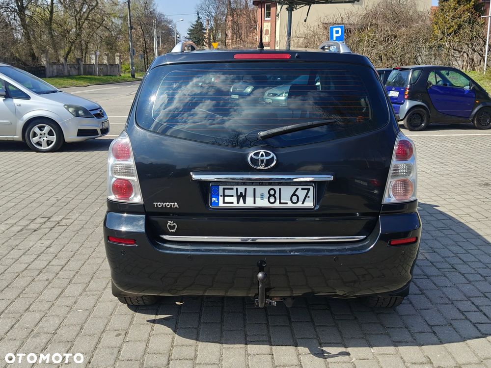 Toyota Corolla Verso 2.2 D-4D DPF Executive - 16