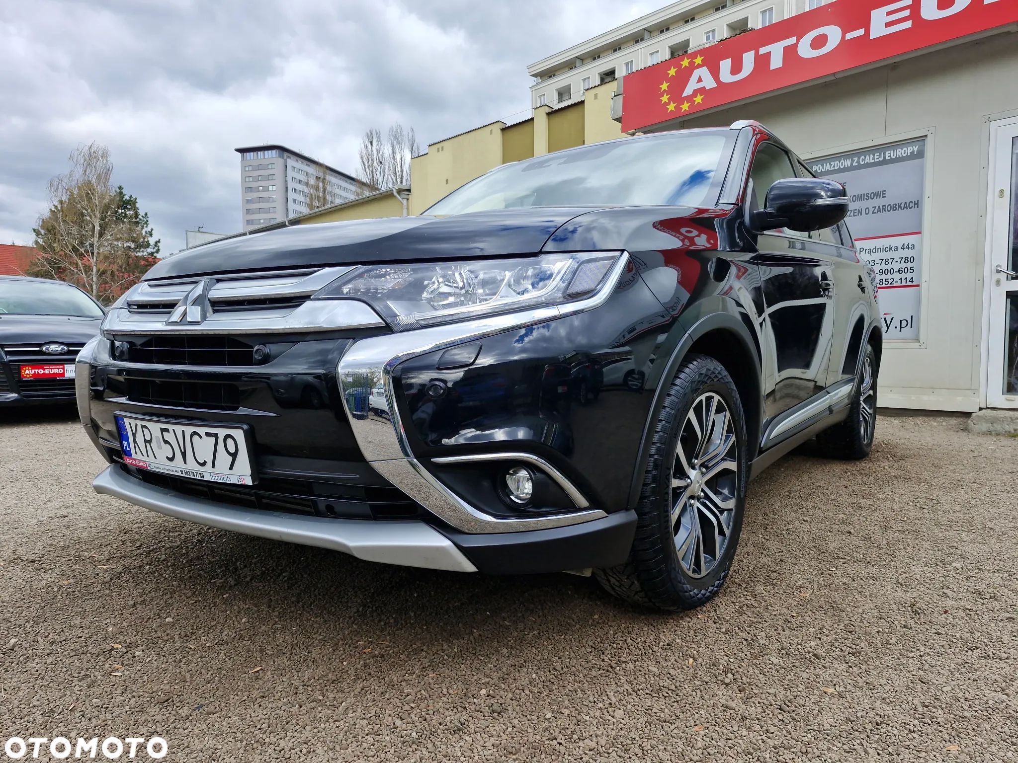 Mitsubishi Outlander - 1