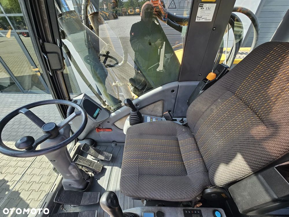 Volvo EW 140 - 9