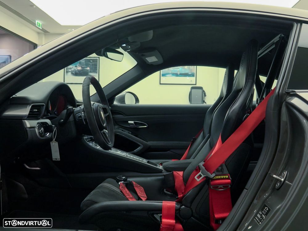 Porsche 911 Série F - 34