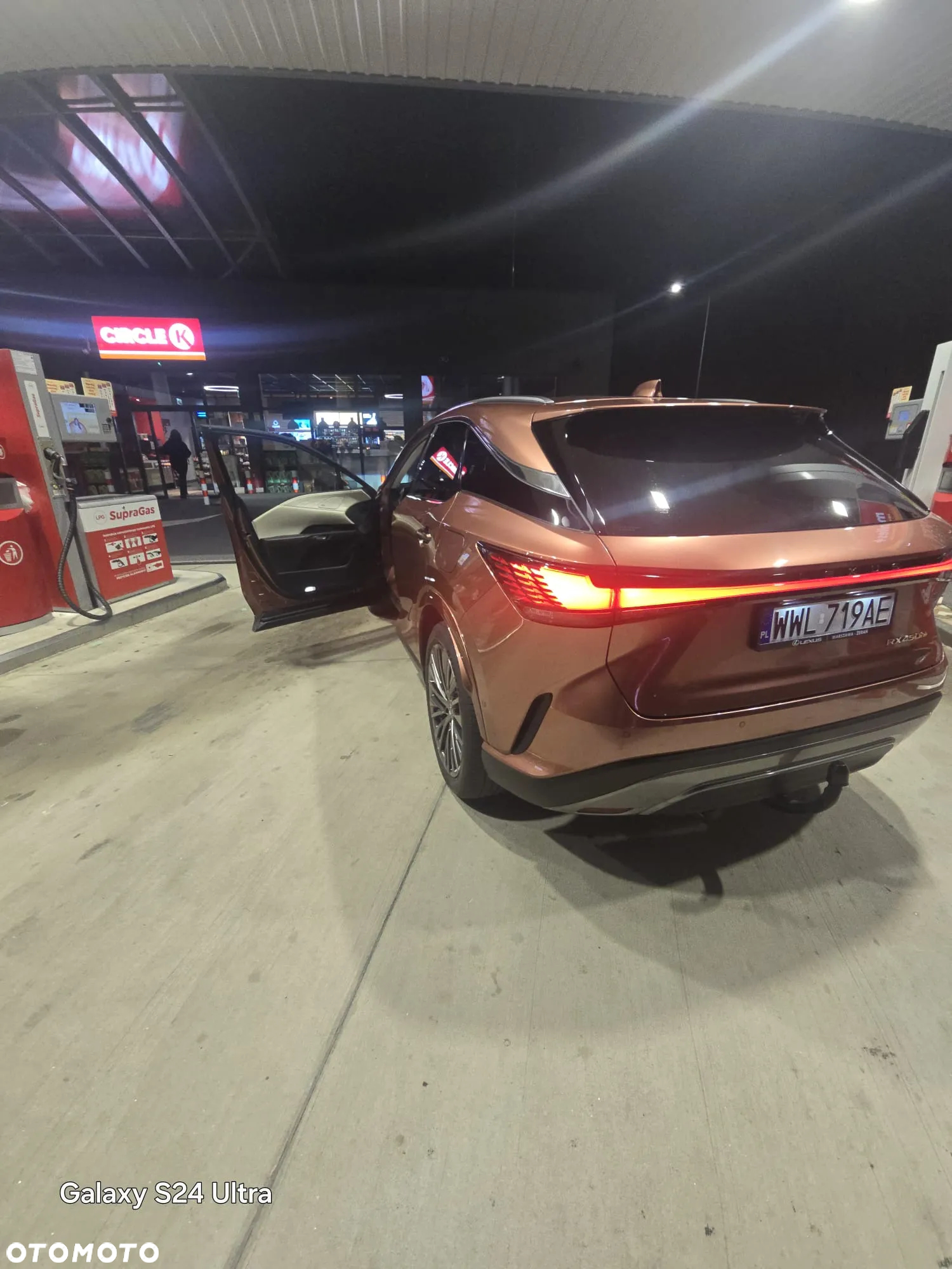 Lexus RX 450h+ Omotenashi - 5