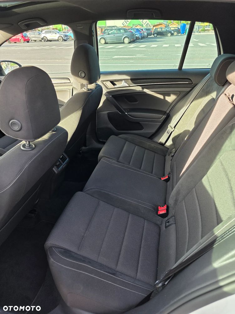 Volkswagen Golf - 12