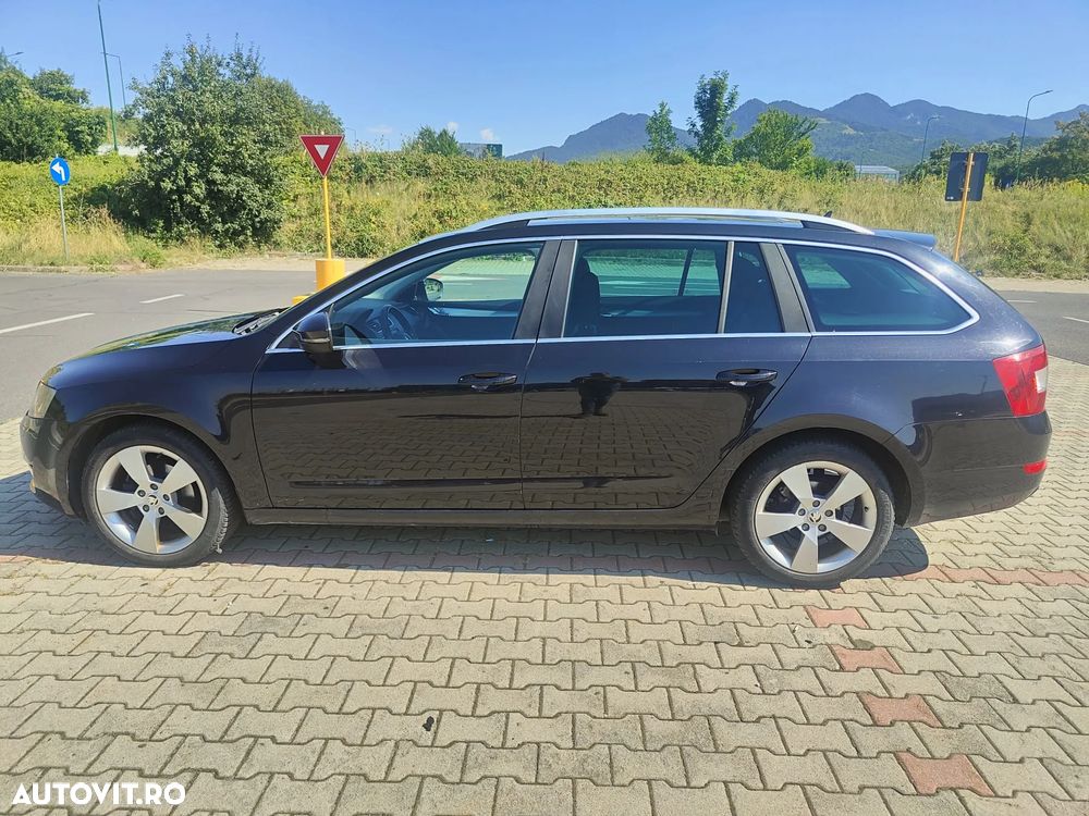 Skoda Octavia 1.6 TDI STYLE DSG - 3