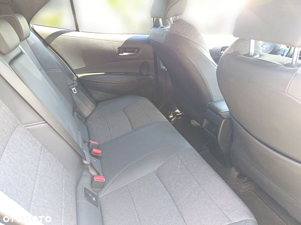 Toyota Corolla 2.0 Hybrid Comfort - 11
