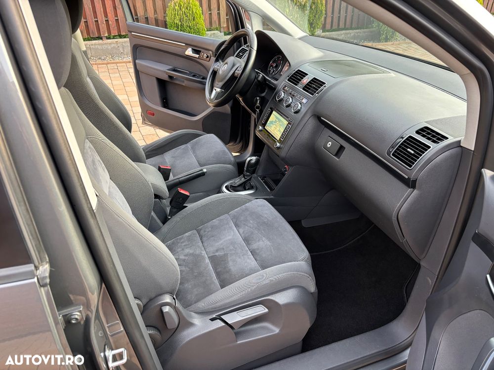 Volkswagen Touran 2.0 TDI DPF DSG Highline - 8