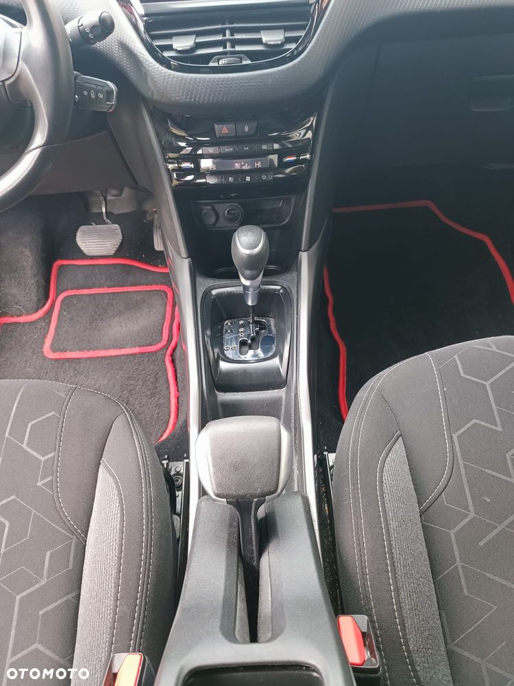 Peugeot 2008 1.2 Pure Tech Active S&S EAT6 - 22