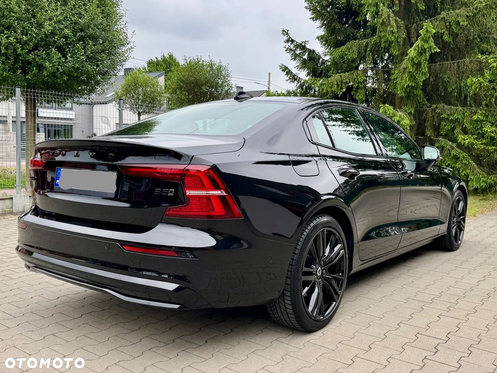 Volvo S60 B5 B AWD Plus Dark - 11