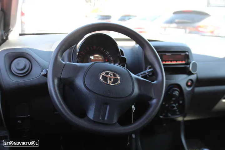 Toyota Aygo 1.0 - 27