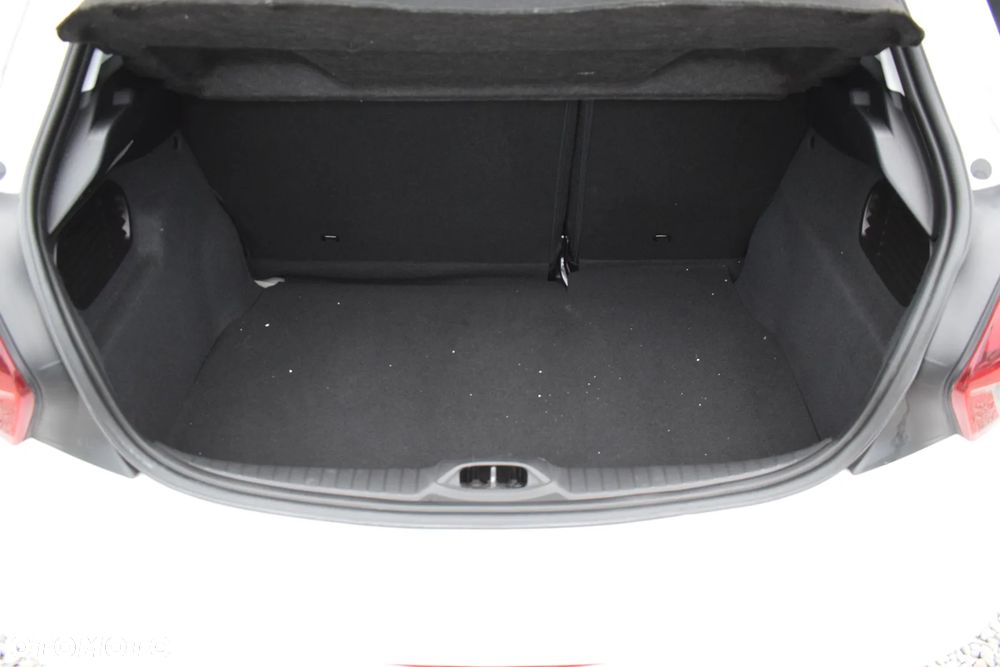 Peugeot 208 - 14