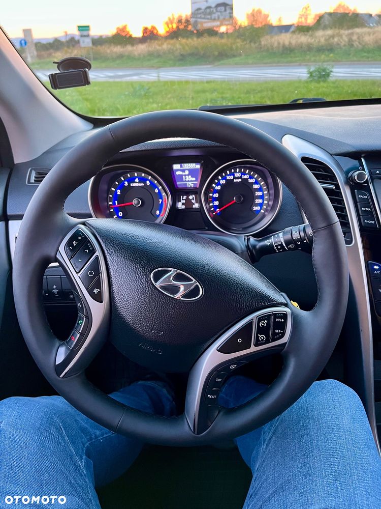 Hyundai i30 1.4 Intro Edition - 10
