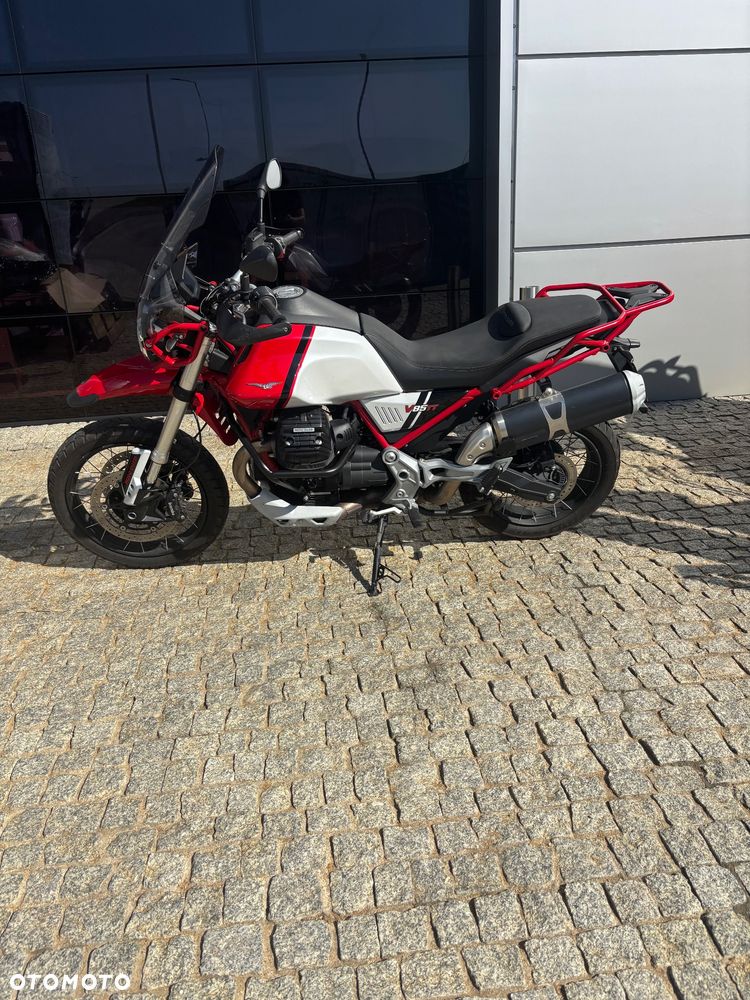 Moto Guzzi V85 - 1