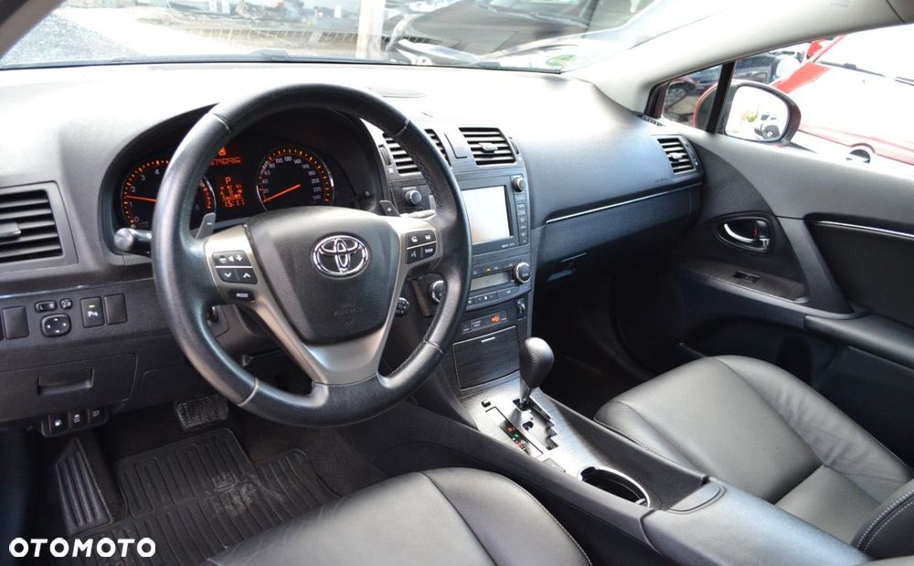 Toyota Avensis 2.0 Multidrive S Executive - 18