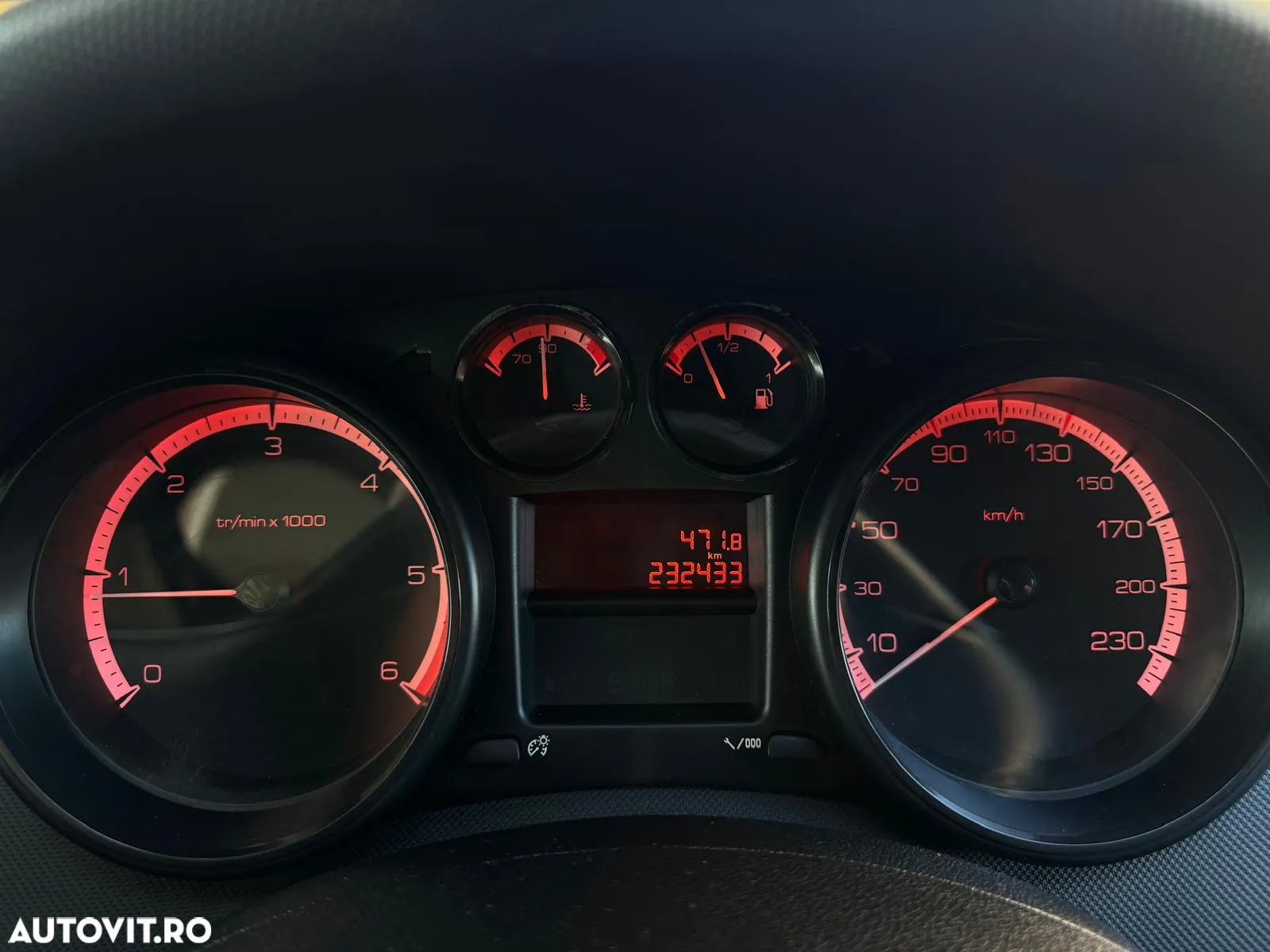 Peugeot 308 1.6HDi Premium Pack - 13