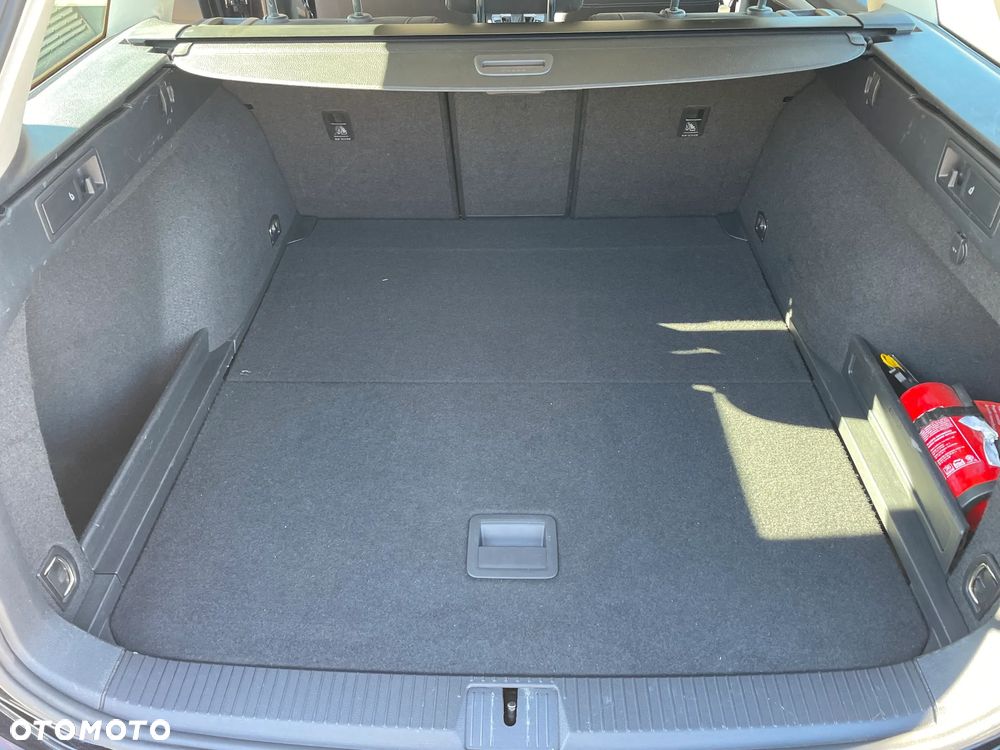 Volkswagen Passat - 34