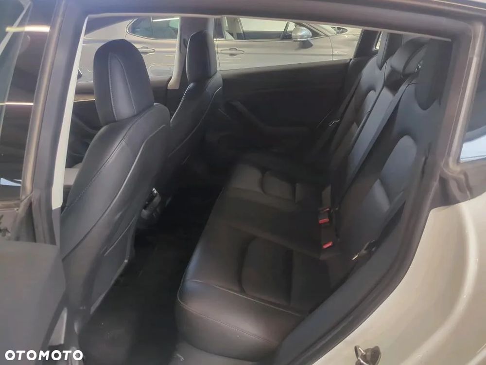 Tesla Model 3 RWD - 7