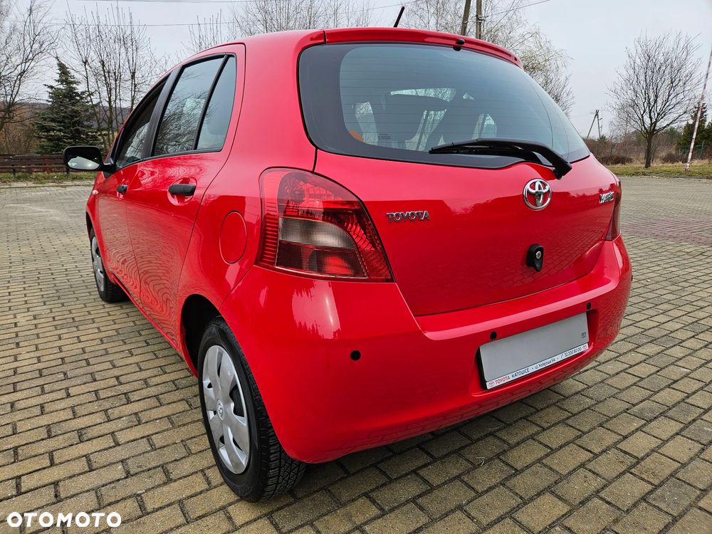 Toyota Yaris 1.0 Terra - 11