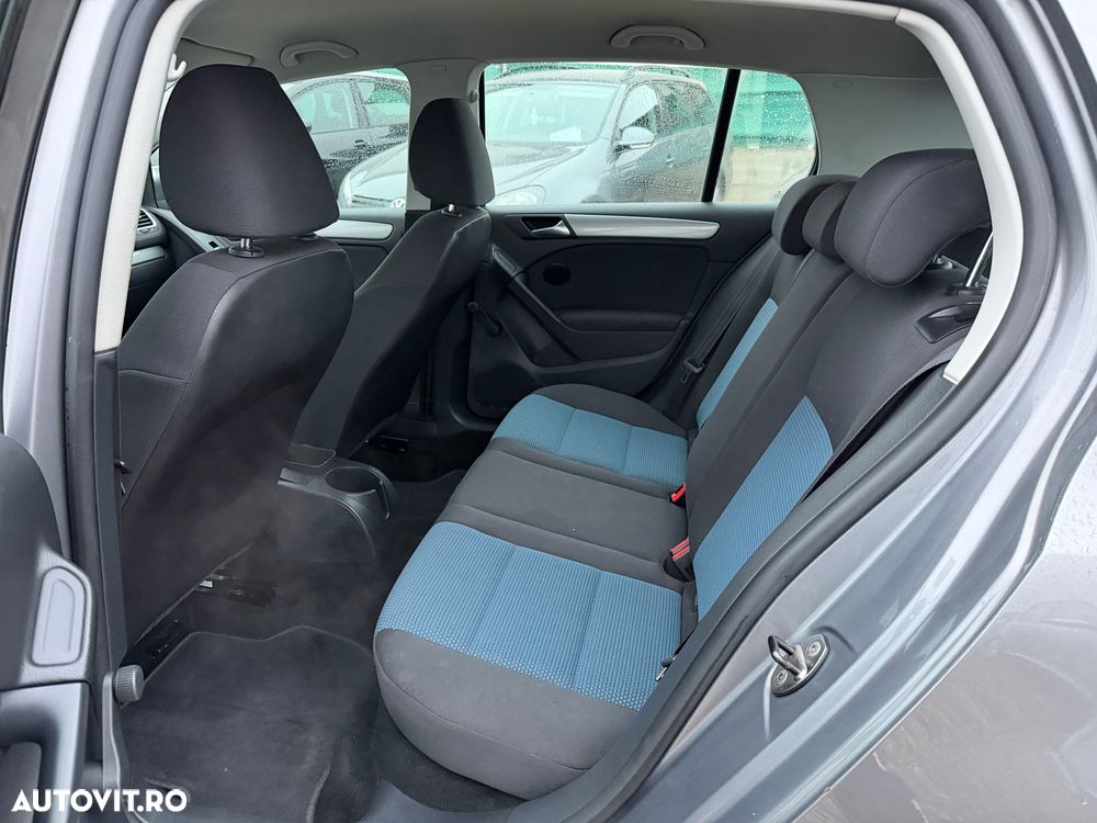 Volkswagen Golf 1.6 TDI DPF BlueMotion - 9