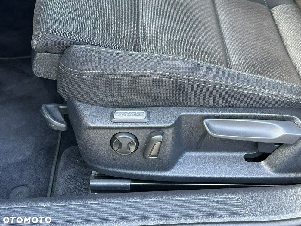 Volkswagen Passat - 14