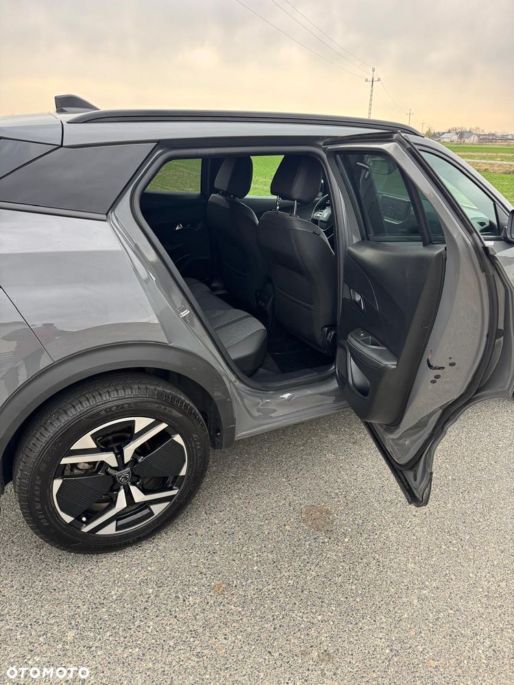 Peugeot 2008 BlueHDi 130 EAT8 Allure - 23