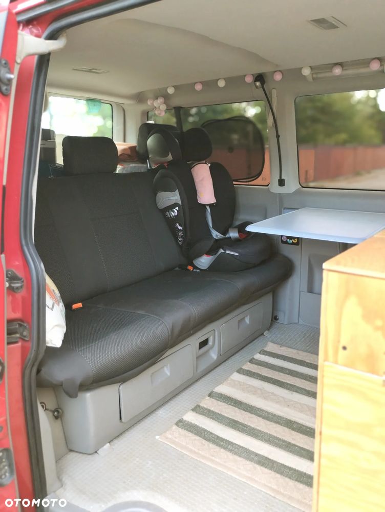 Volkswagen Multivan - 21