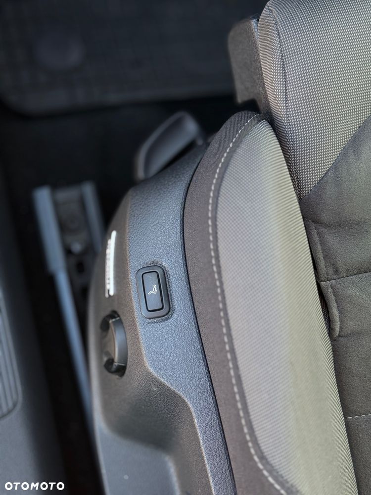 Volkswagen Golf 2.0 BlueTDI DSG Highline - 17