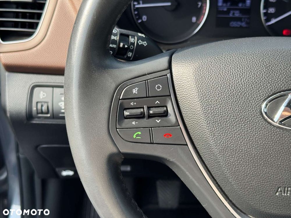 Hyundai i20 - 17