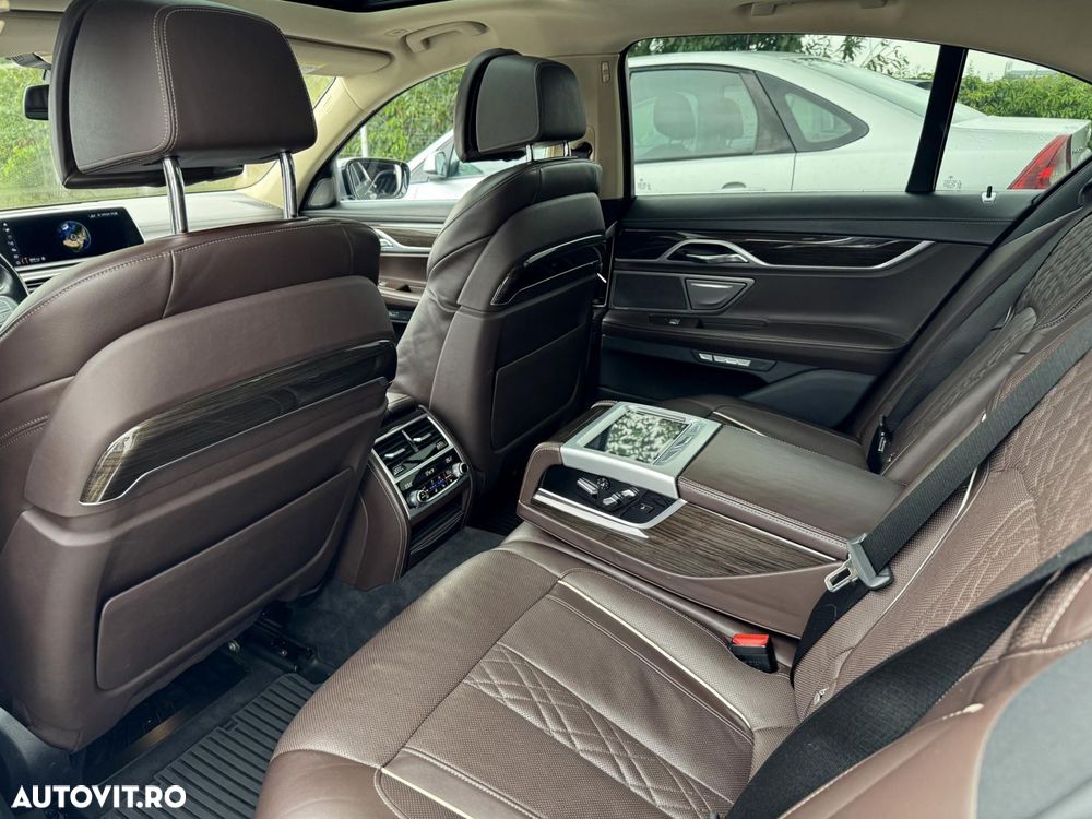 BMW Seria 7 730d xDrive - 31