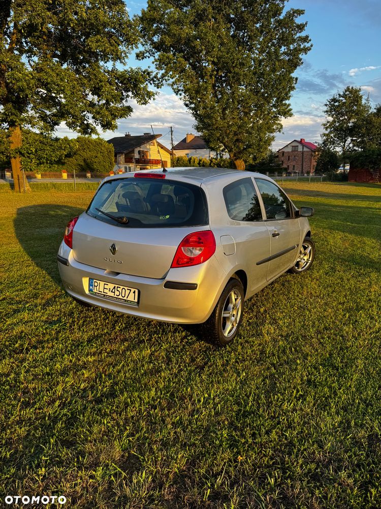 Renault Clio 1.2 16V Dynamique - 3