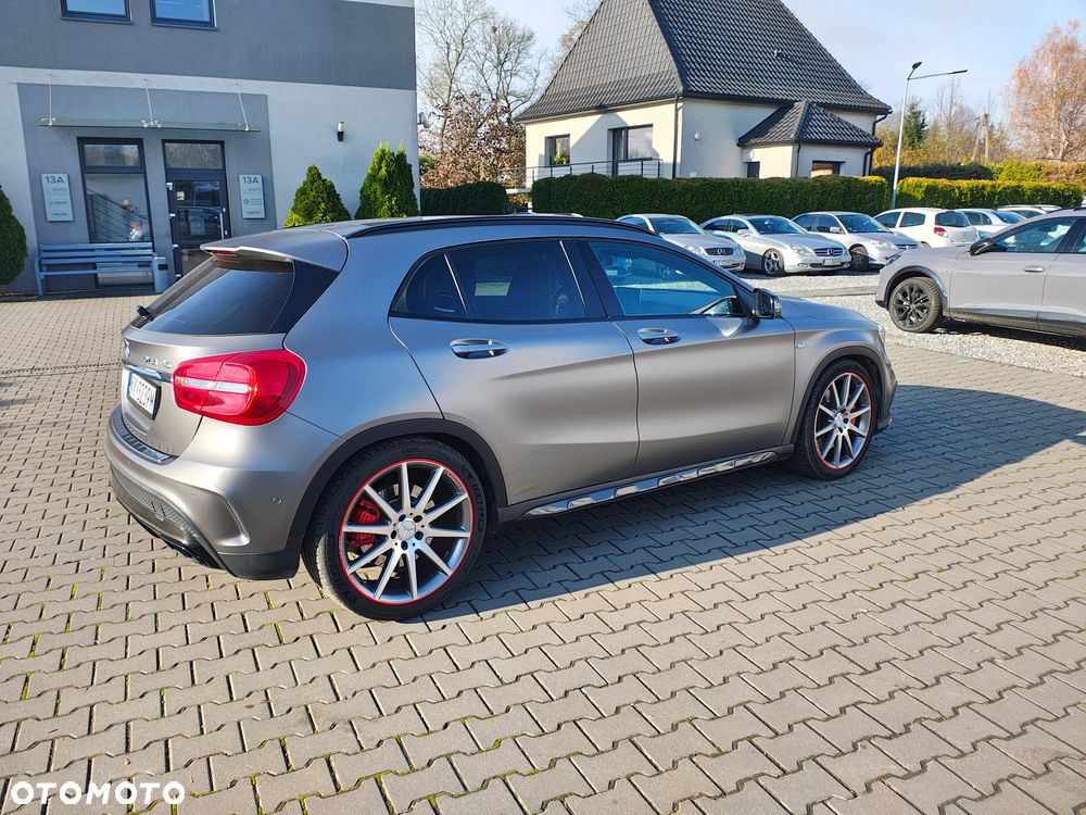 Mercedes-Benz GLA - 6