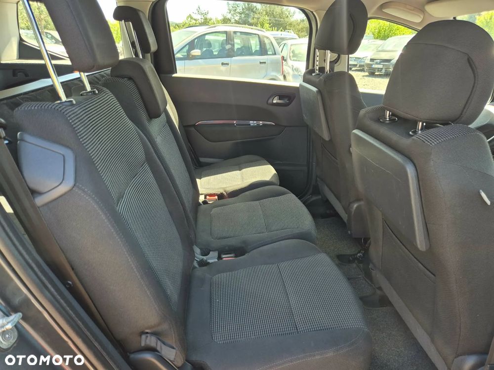 Peugeot 5008 - 29
