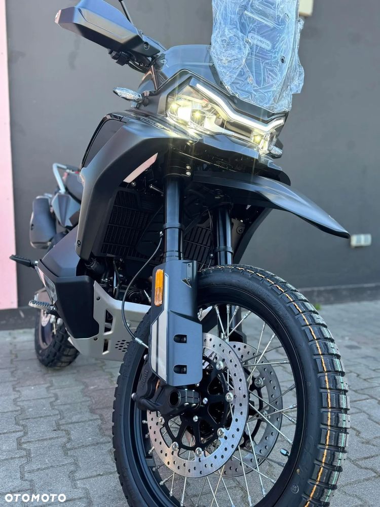CFMoto MT - 3