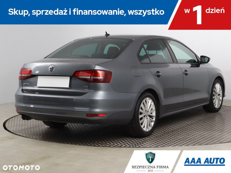 Volkswagen Jetta - 6