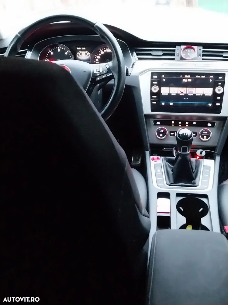 Volkswagen Passat 1.6 TDI Comfortline - 6