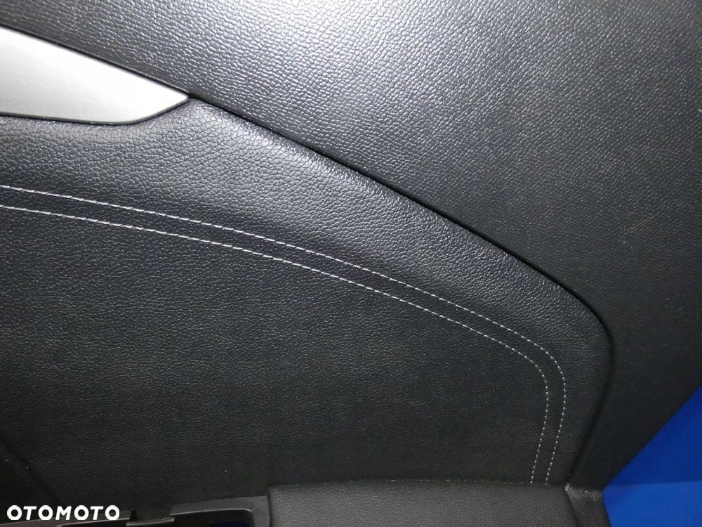 OPEL CORSA F GS-LINE BOCZEK TAPICERKA DRZWI PRAWY PRZÓD - 2