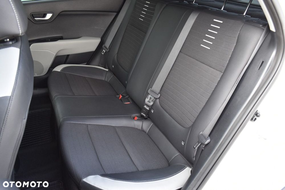 Kia Stonic 1.2 L Business Line - 28