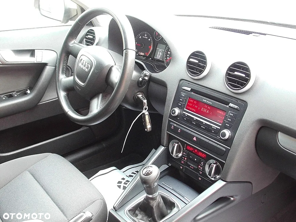 Audi A3 Sportback 1.6 TDI Ambiente - 6