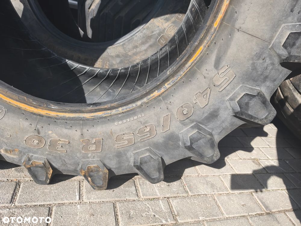 Opona rolnicza BKT AGRIMAX RT 657 540/65R30 i TRELLEBORG TM800 - 13