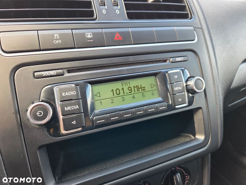 Volkswagen Polo 1.4 16V Comfortline - 34